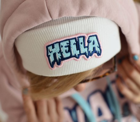 dnne_czapka_biala_hella