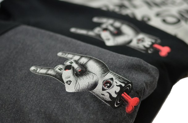 T-SHIRT HORNED HAND BASIC